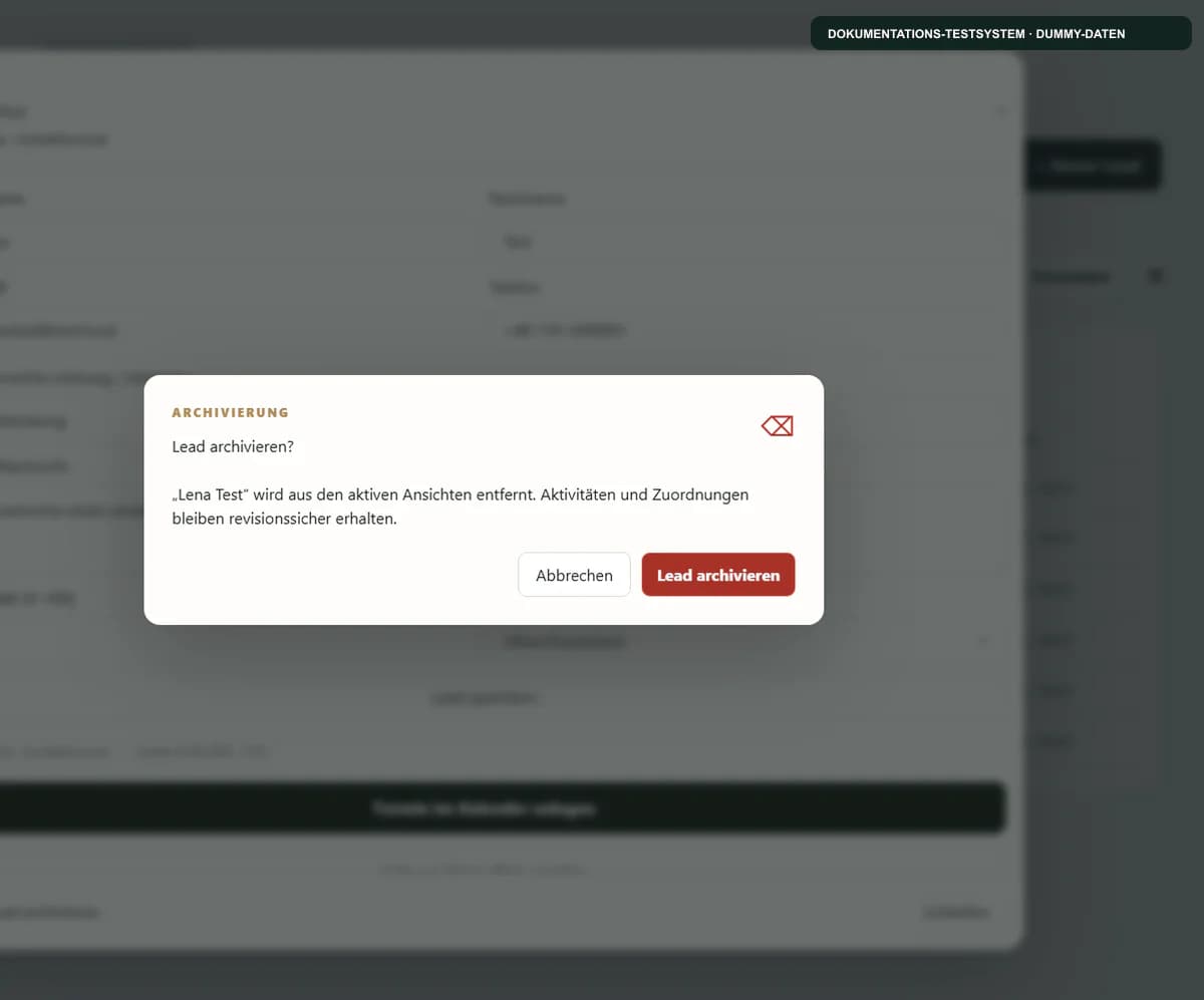 Bestätigungsdialog zur Lead-Archivierung mit anonymen Testdaten